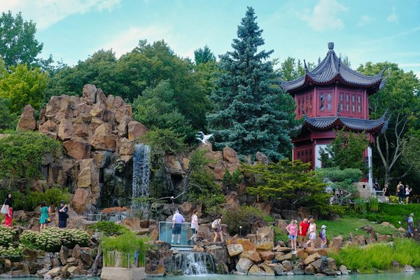 How can you design a low-maintenance and drought-tolerant garden in East Anglia?